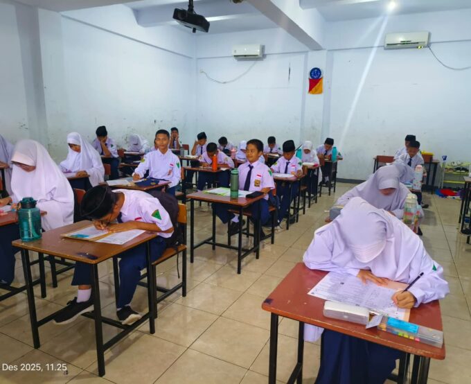 Menjelajahi Keajaiban Sains: Eksperimen Seru di Laboratorium Sekolah Kami!